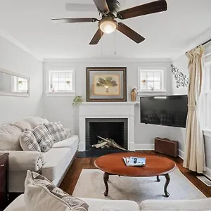 private-house-yard-central-location-to-all-rva.top-richmond-hotels.com/