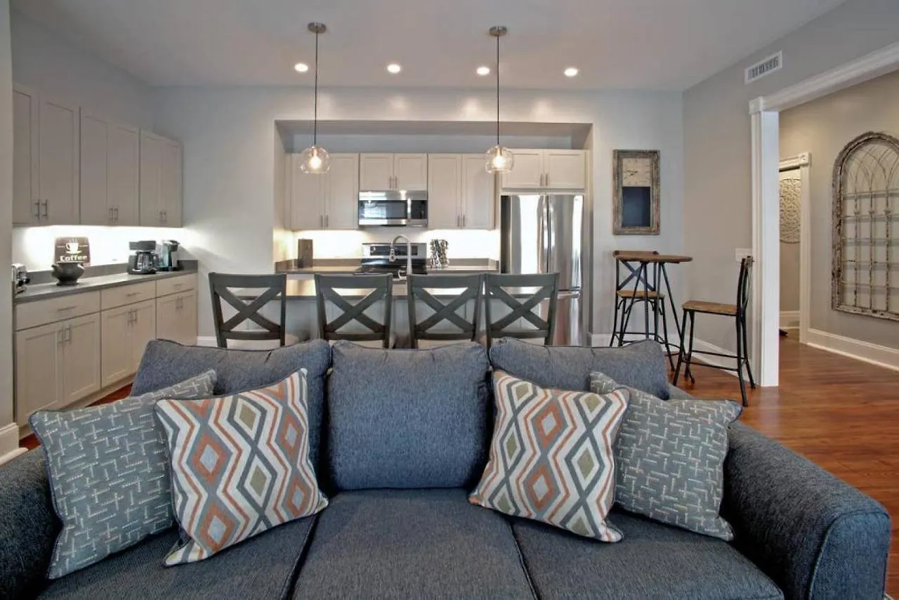 Newly Renovated 4 Bed 3 Bath And 2 Parking Spots Villa Savannah Holiday home