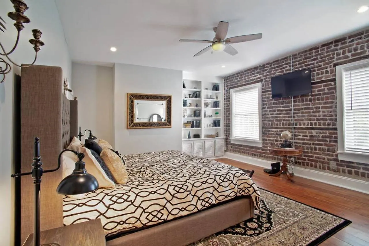 Newly Renovated 4 Bed 3 Bath And 2 Parking Spots Villa Savannah Holiday home