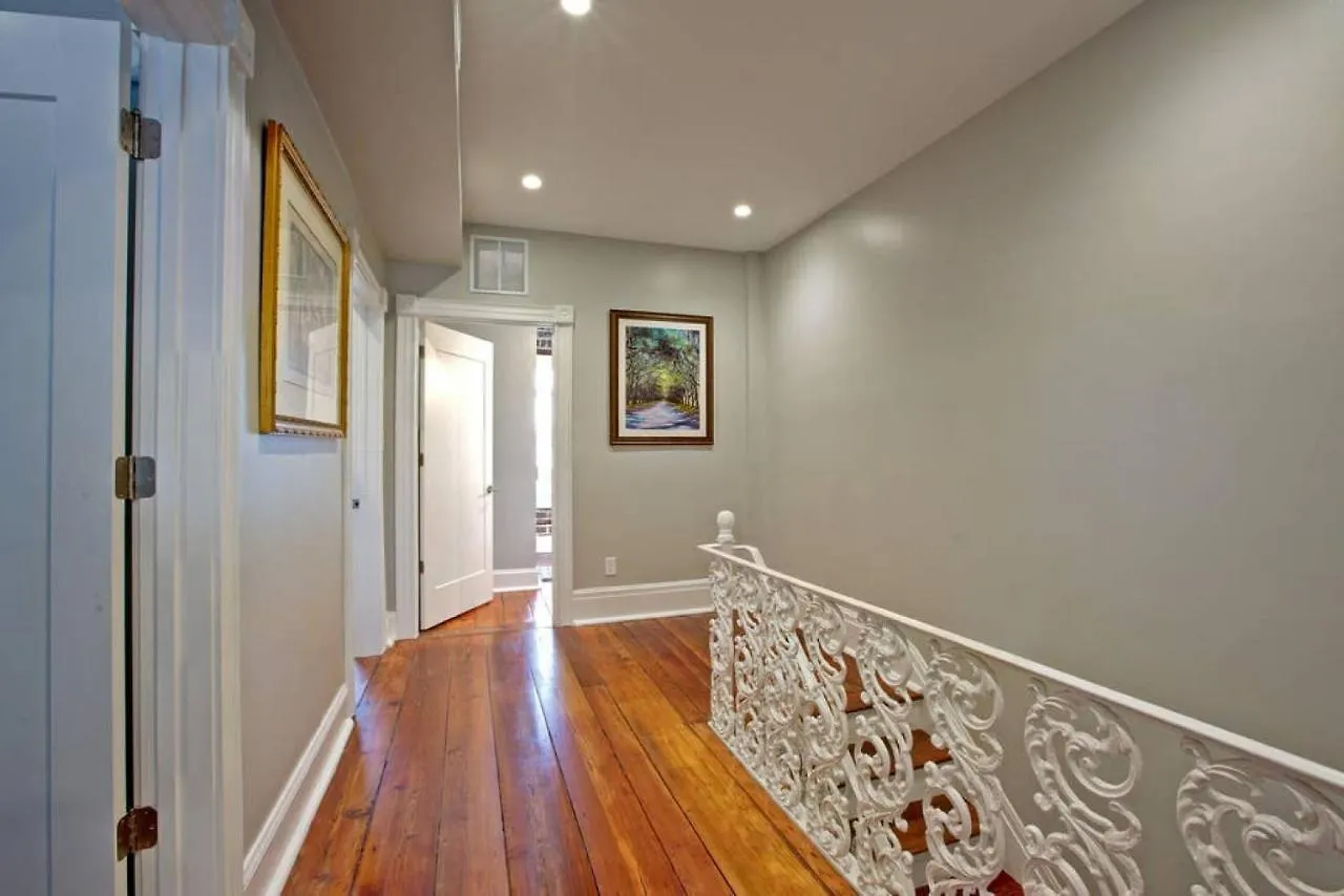 Newly Renovated 4 Bed 3 Bath And 2 Parking Spots Villa Savannah 0*,  United States